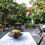S.nikolis' Historic Boutique Hotel