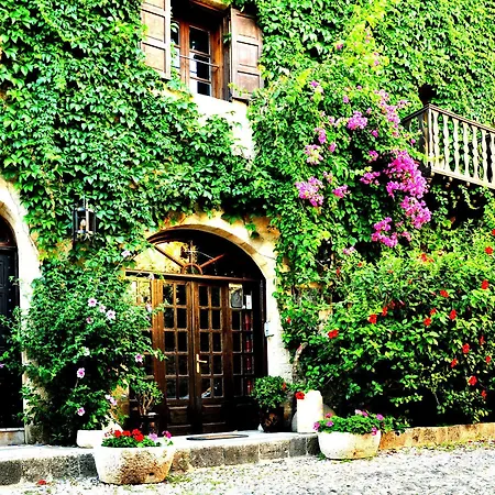 S.nikolis' Historic Boutique Hotell 4*