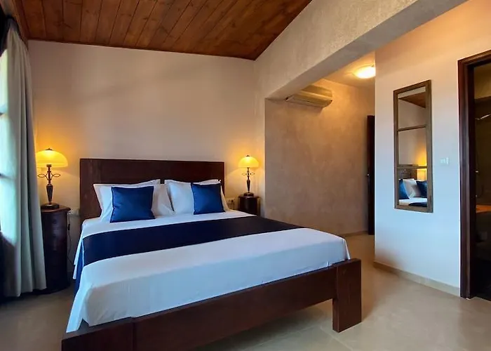 S.nikolis' Historic Boutique Hotel