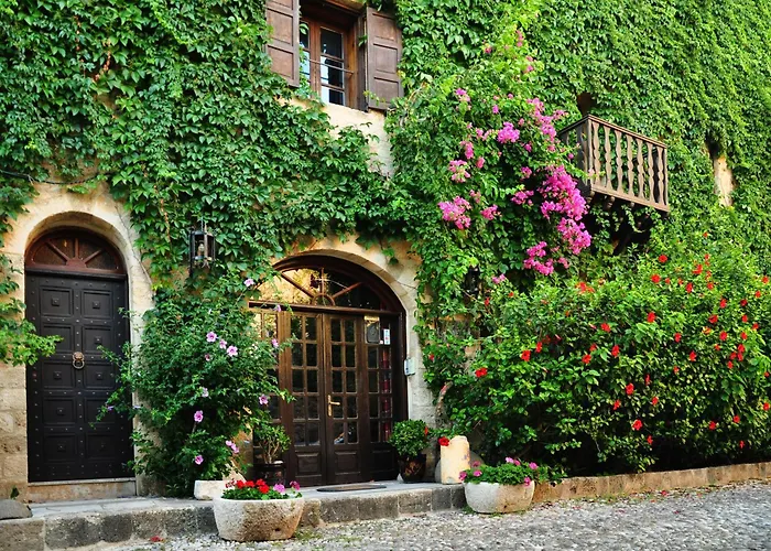 S.nikolis' Historic Boutique