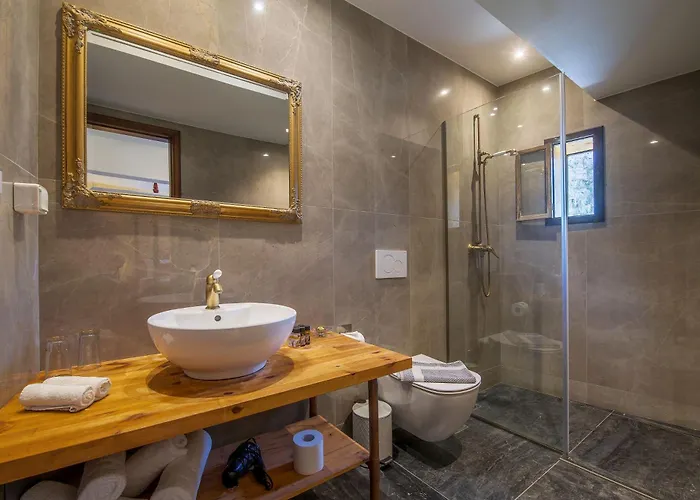 S.nikolis' Historic Boutique Hotel