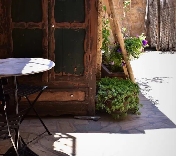 S.nikolis' Historic Boutique Hotel