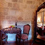 S.nikolis' Historic Boutique