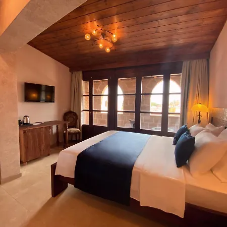 S.nikolis' Historic Boutique Hotel 4*