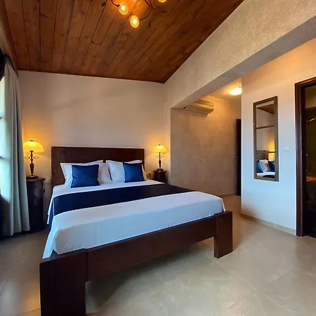 S.nikolis' Historic Boutique Hotel