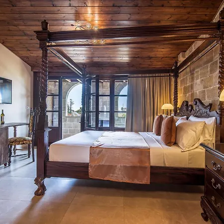 S.nikolis' Historic Boutique Hotel 4*