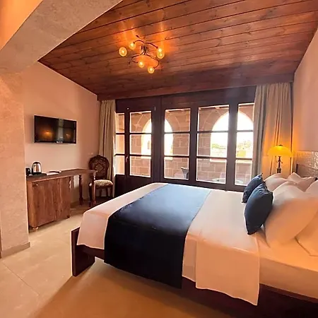 S.nikolis' Historic Boutique Hotel 4*