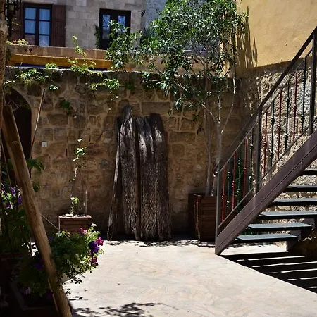 מלון S.nikolis' Historic Boutique 4*