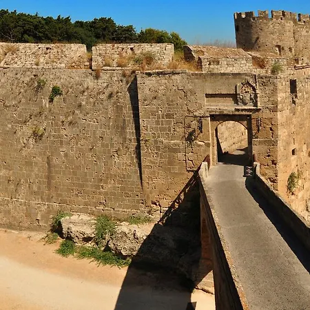 S.nikolis' Historic Boutique מלון 4*