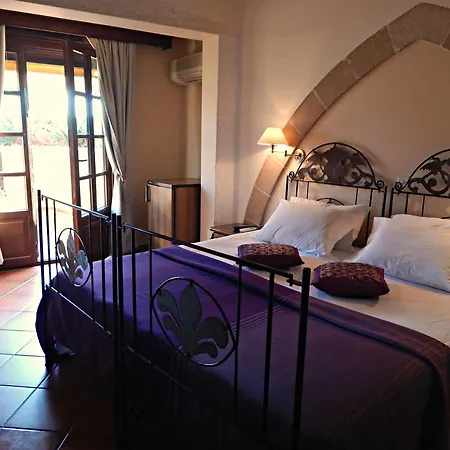 S.nikolis' Historic Boutique 4*