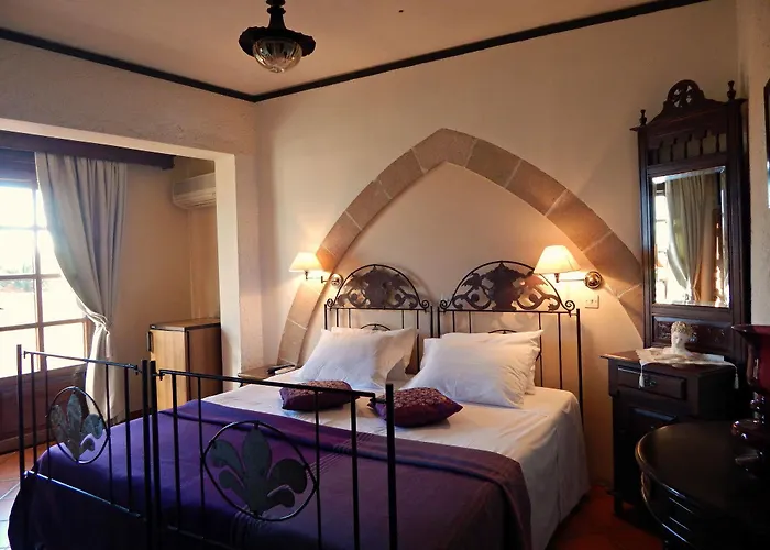 S.nikolis' Historic Boutique فندق 4*